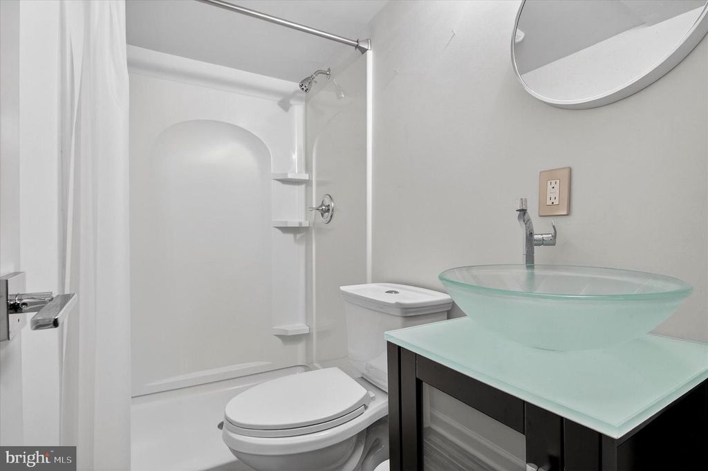 Image 27 of property listing at 7500 16TH AVE, Takoma Park, MD 20912