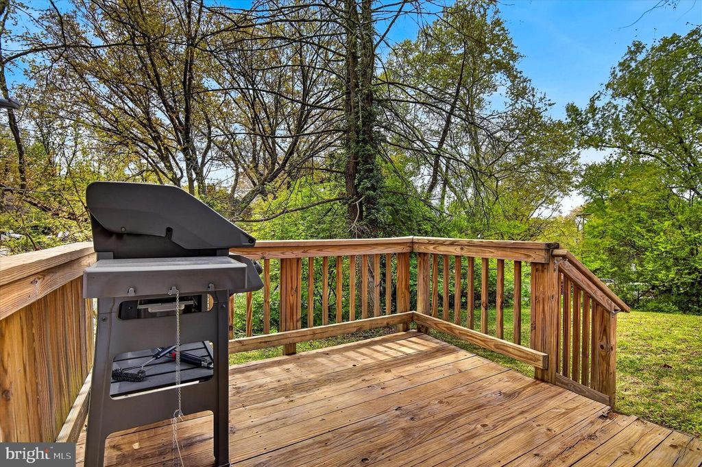 Image 29 of property listing at 7500 16TH AVE, Takoma Park, MD 20912