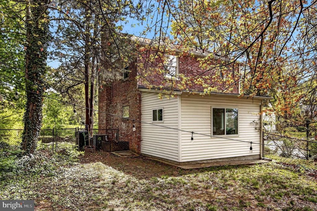 Image 31 of property listing at 7500 16TH AVE, Takoma Park, MD 20912