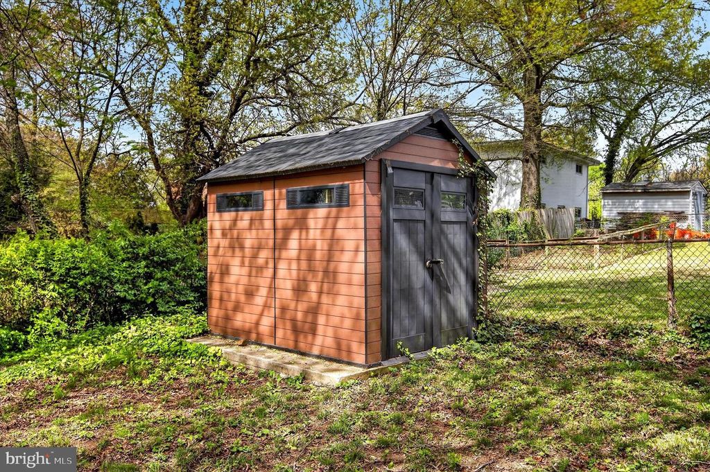 Image 33 of property listing at 7500 16TH AVE, Takoma Park, MD 20912