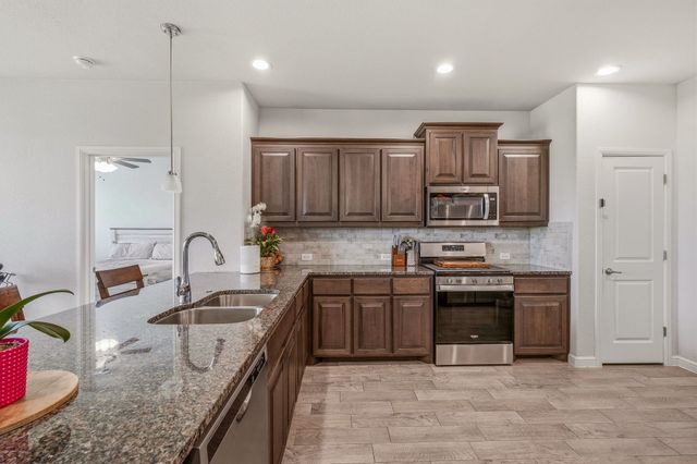 1106 Burlingame Drive, Cleburne, TX 76033