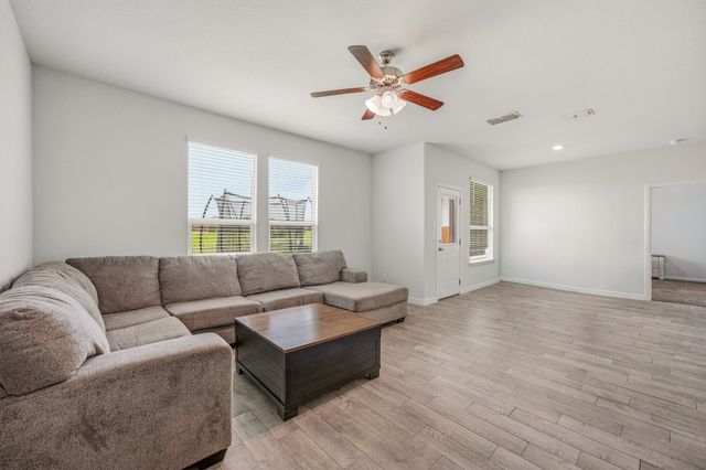 1106 Burlingame Drive, Cleburne, TX 76033