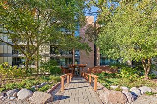6000 Oakwood Drive 4H, Lisle, IL 60532