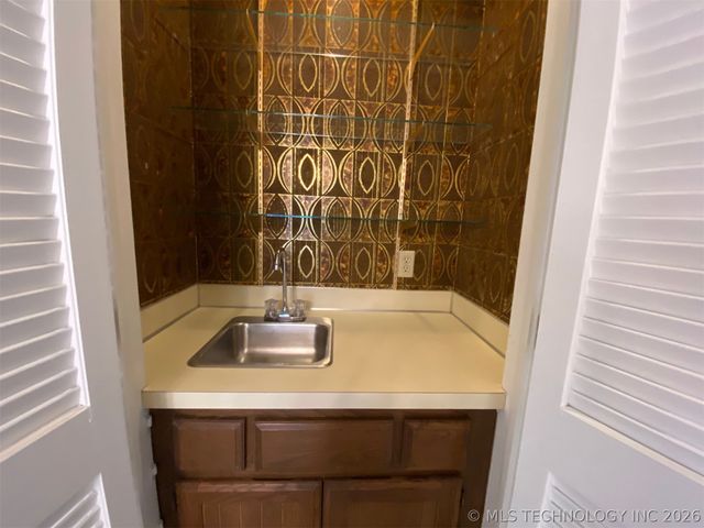 2519 E 74th Place, Tulsa, OK 74136