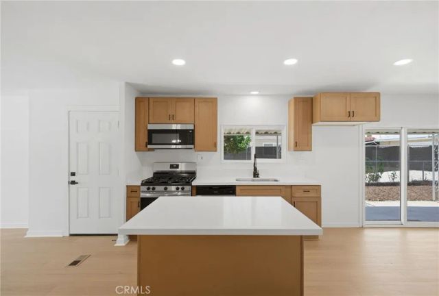 966 Bettina Way, San Jacinto, CA 92582
