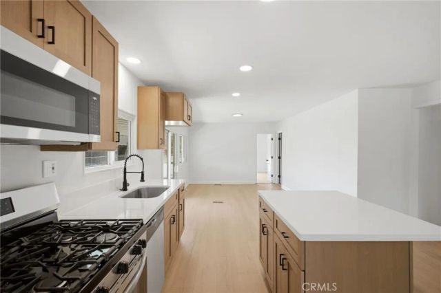 966 Bettina Way, San Jacinto, CA 92582