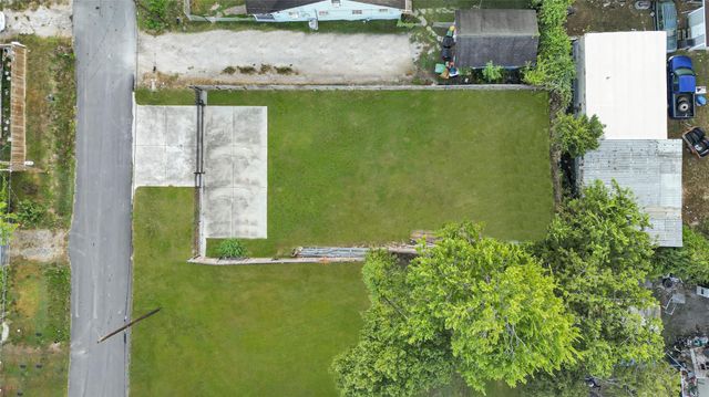 9210 E Avenue Q, Houston, TX 77012
