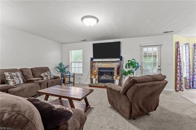 314 Vista Point DR, Hampton, VA 23666