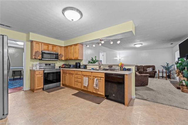 314 Vista Point DR, Hampton, VA 23666