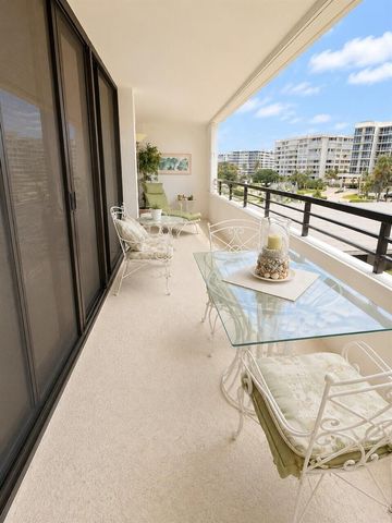 3589 S Ocean Boulevard 404, South Palm Beach, FL 33480