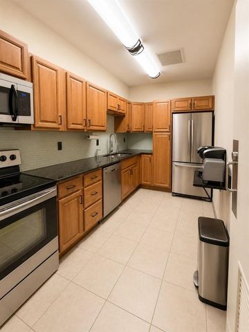 3589 S Ocean Boulevard 404, South Palm Beach, FL 33480