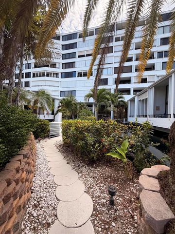 3589 S Ocean Boulevard 404, South Palm Beach, FL 33480