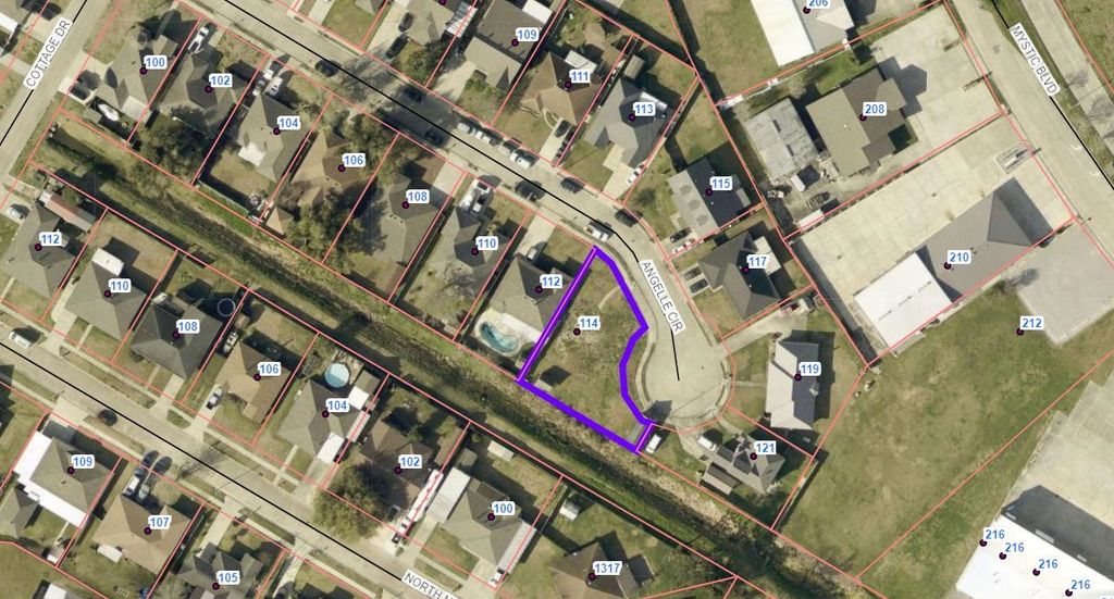 114 Angelle Circle, Houma, LA 70360