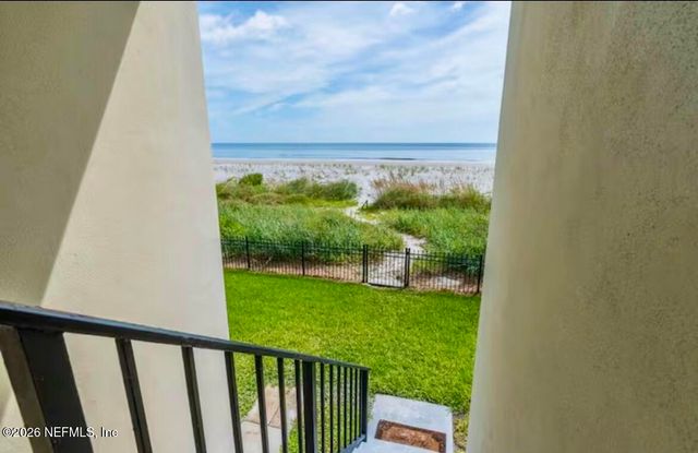 829 1ST Street S 2-D, Jacksonville Beach, FL 32250