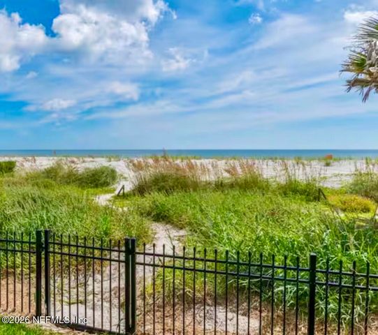 829 1ST Street S 2-D, Jacksonville Beach, FL 32250