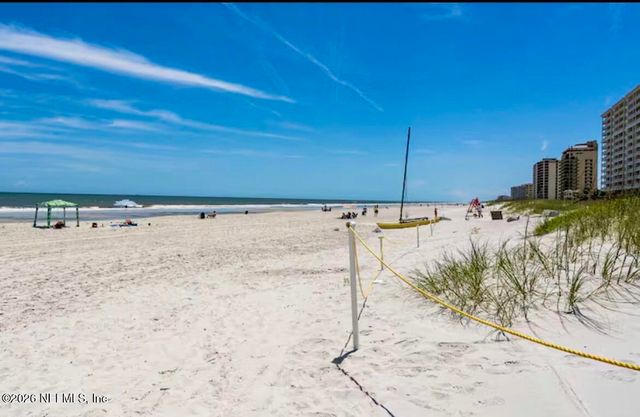 829 1ST Street S 2-D, Jacksonville Beach, FL 32250