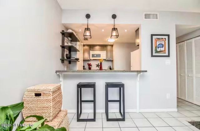 829 1ST Street S 2-D, Jacksonville Beach, FL 32250