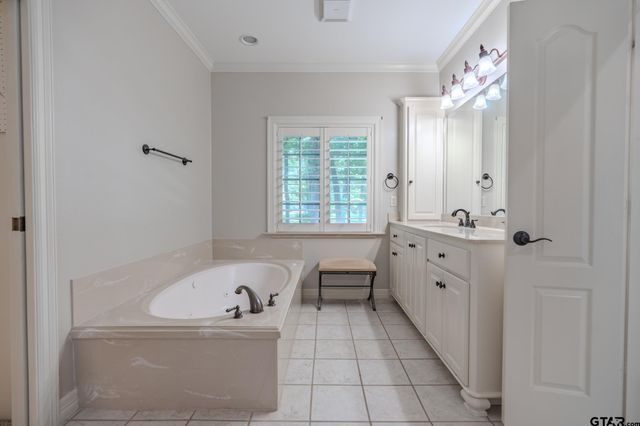3429 Ridgebluff Cir, Tyler, TX 75707