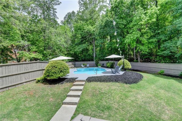 5062 Oak Farm Way, Flowery Branch, GA 30542