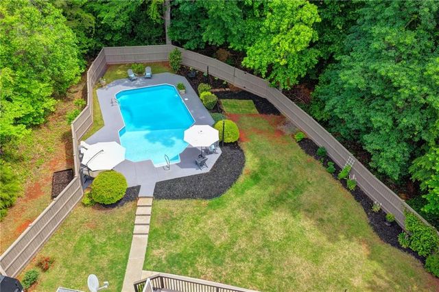 5062 Oak Farm Way, Flowery Branch, GA 30542