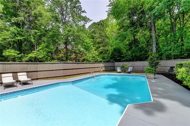 5062 Oak Farm Way, Flowery Branch, GA 30542