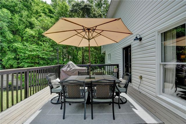 5062 Oak Farm Way, Flowery Branch, GA 30542