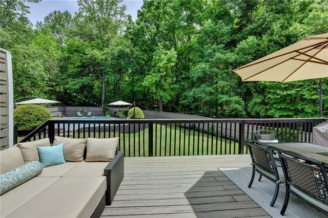 5062 Oak Farm Way, Flowery Branch, GA 30542