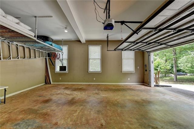 5062 Oak Farm Way, Flowery Branch, GA 30542
