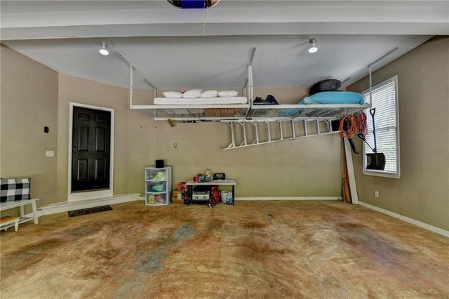 5062 Oak Farm Way, Flowery Branch, GA 30542