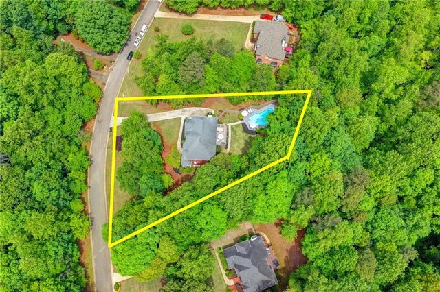 5062 Oak Farm Way, Flowery Branch, GA 30542