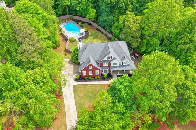 5062 Oak Farm Way, Flowery Branch, GA 30542