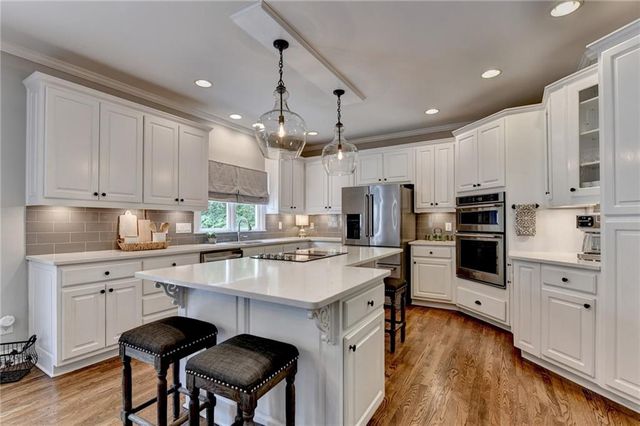 5062 Oak Farm Way, Flowery Branch, GA 30542
