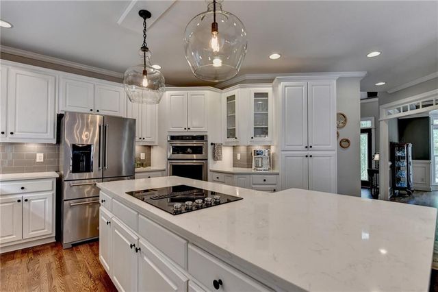 5062 Oak Farm Way, Flowery Branch, GA 30542