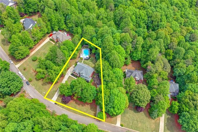 5062 Oak Farm Way, Flowery Branch, GA 30542