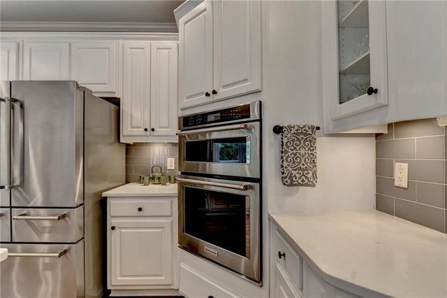 5062 Oak Farm Way, Flowery Branch, GA 30542