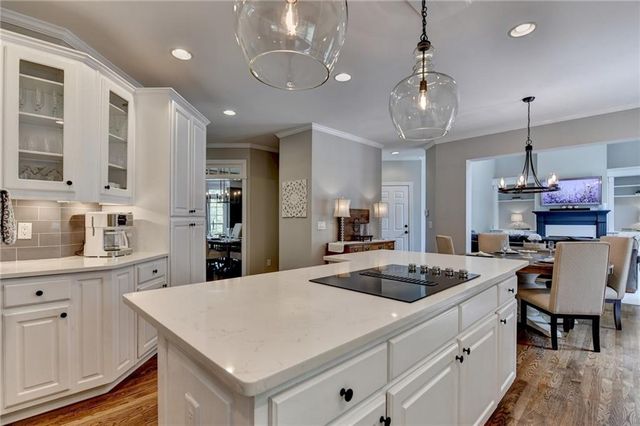 5062 Oak Farm Way, Flowery Branch, GA 30542