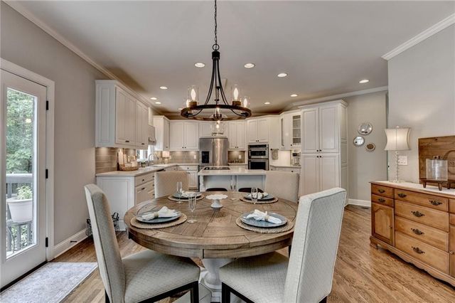 5062 Oak Farm Way, Flowery Branch, GA 30542