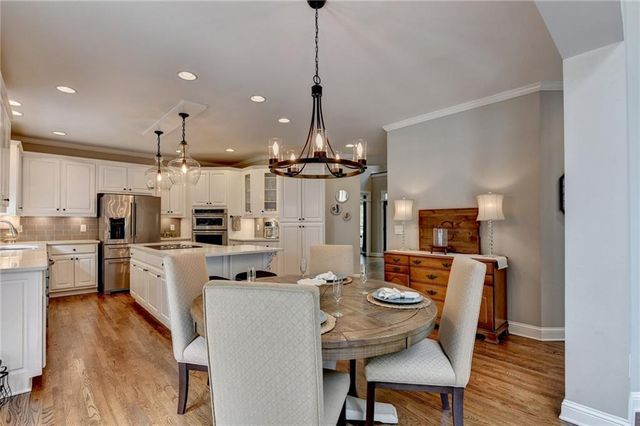 5062 Oak Farm Way, Flowery Branch, GA 30542