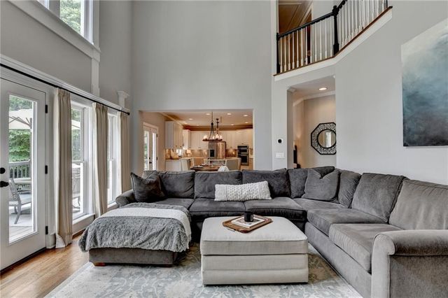 5062 Oak Farm Way, Flowery Branch, GA 30542