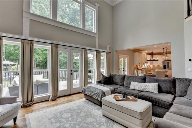5062 Oak Farm Way, Flowery Branch, GA 30542