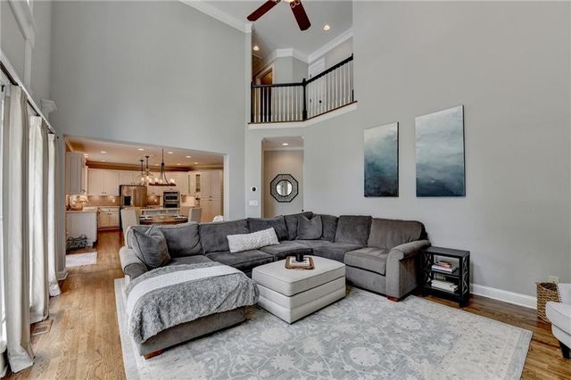 5062 Oak Farm Way, Flowery Branch, GA 30542
