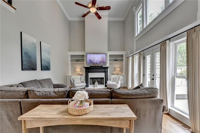 5062 Oak Farm Way, Flowery Branch, GA 30542