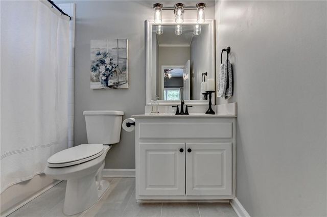 5062 Oak Farm Way, Flowery Branch, GA 30542