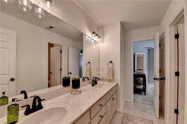 5062 Oak Farm Way, Flowery Branch, GA 30542