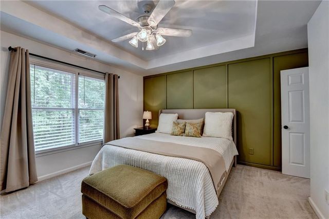 5062 Oak Farm Way, Flowery Branch, GA 30542