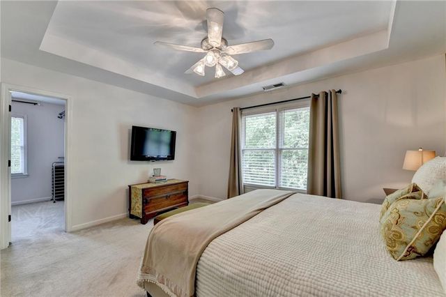 5062 Oak Farm Way, Flowery Branch, GA 30542