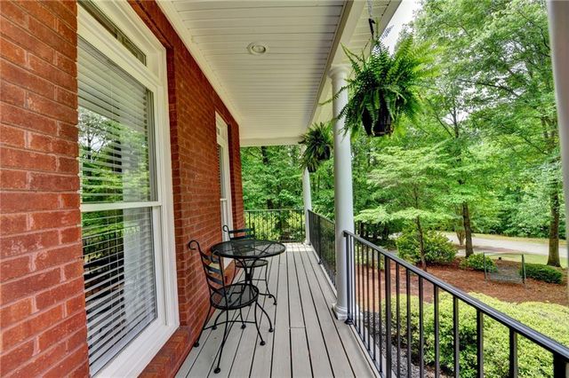 5062 Oak Farm Way, Flowery Branch, GA 30542