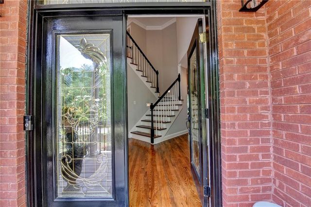 5062 Oak Farm Way, Flowery Branch, GA 30542