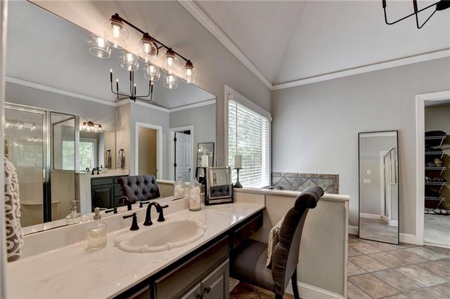 5062 Oak Farm Way, Flowery Branch, GA 30542