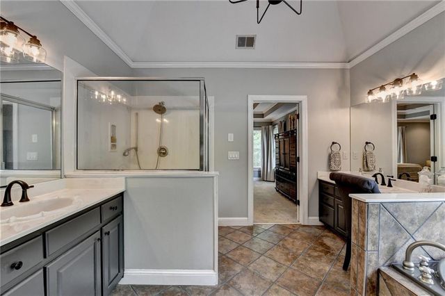 5062 Oak Farm Way, Flowery Branch, GA 30542